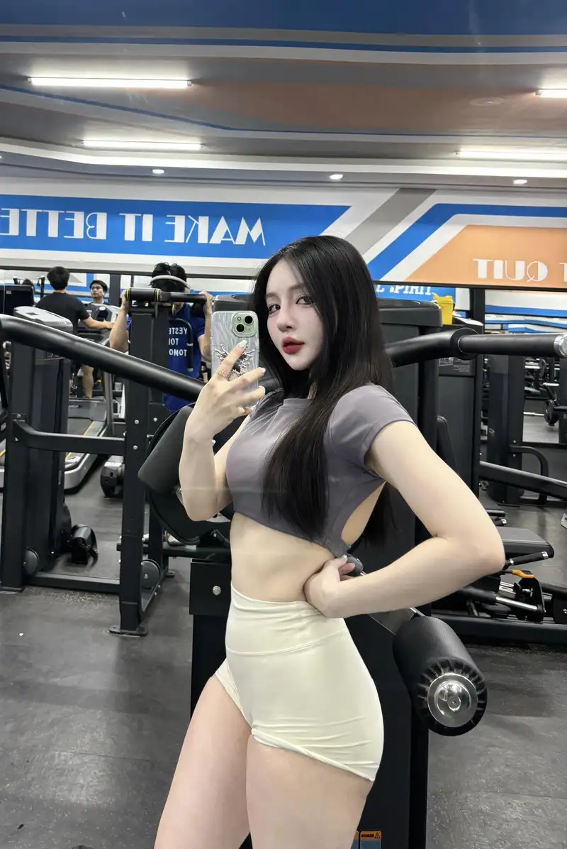 Tiffany Thư sexy Gymer Tiktok