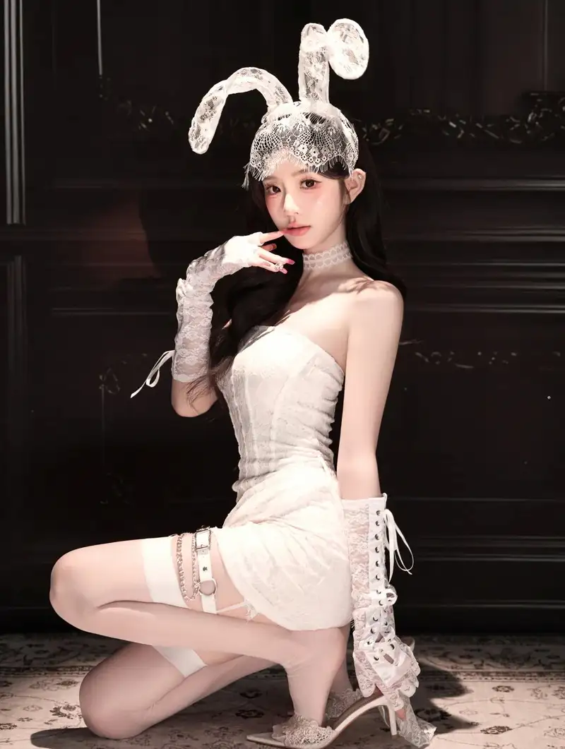 cosplay thỏ ngọc xinh đẹp chuẩn nhân vật anime