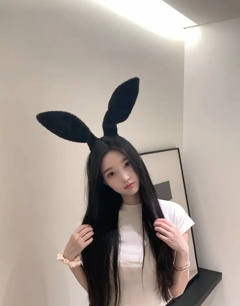 thỏ ngọc cosplay quyến rũ với trang phục anime