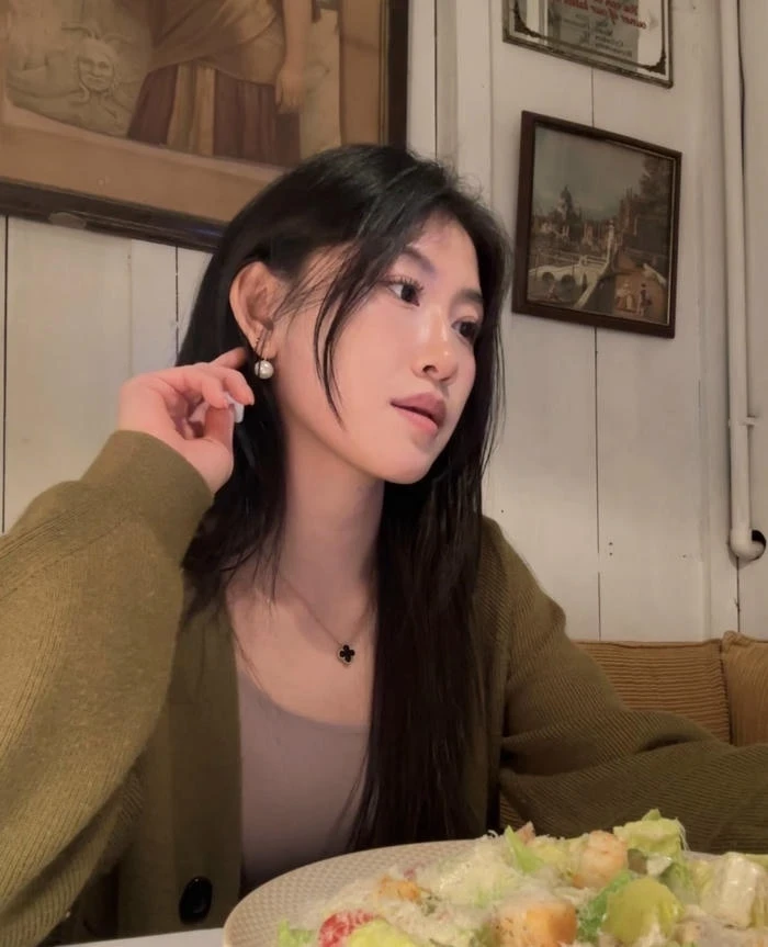 Ảnh gái xinh tự sướng mang diện mạo thu hút rất rõ
